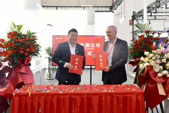 華工科技核心子公司華工激光攜手瑞士Synova，共拓水導(dǎo)激光新藍(lán)海